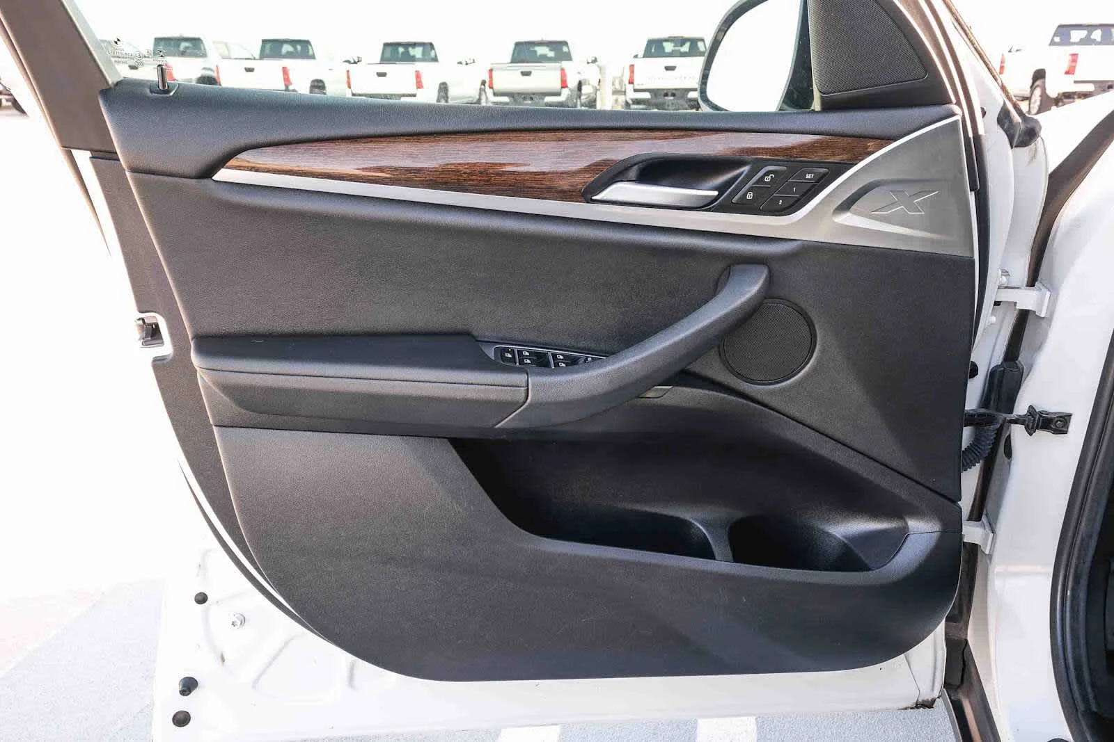 Used 2019 Alpine White BMW sDrive30i image 21
