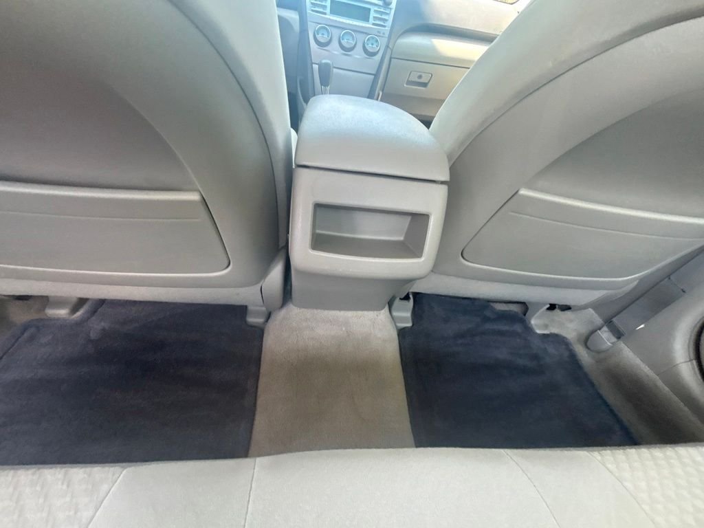 Used 2009 Gold Toyota LE image 18