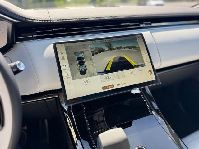 New 2027 Ostuni Pearl White Land Rover  image 17