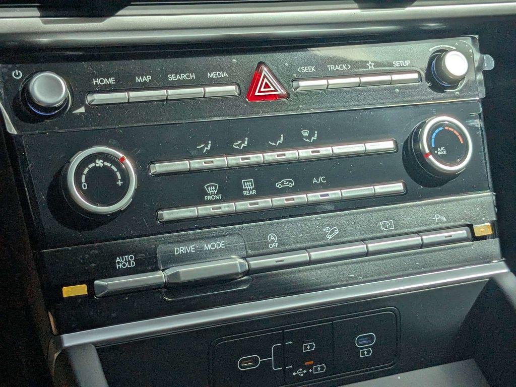 New 2027 Gray Hyundai SE FWD image 22