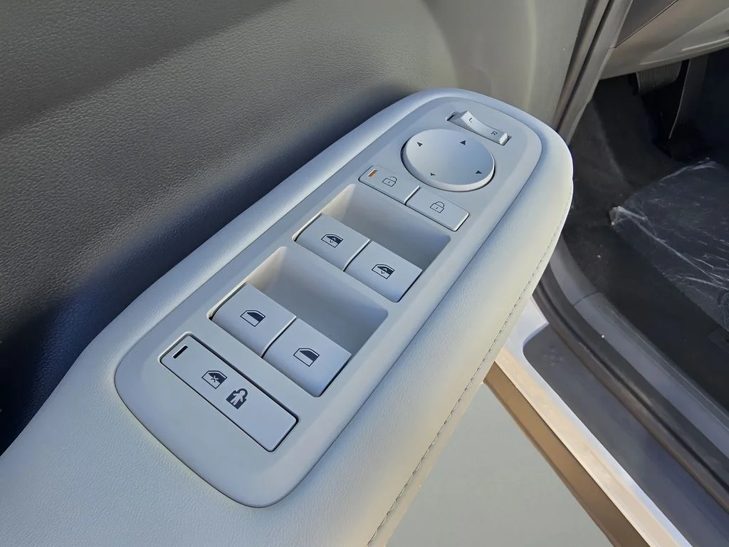 Used 2026 Serenity White Hyundai SEL image 23