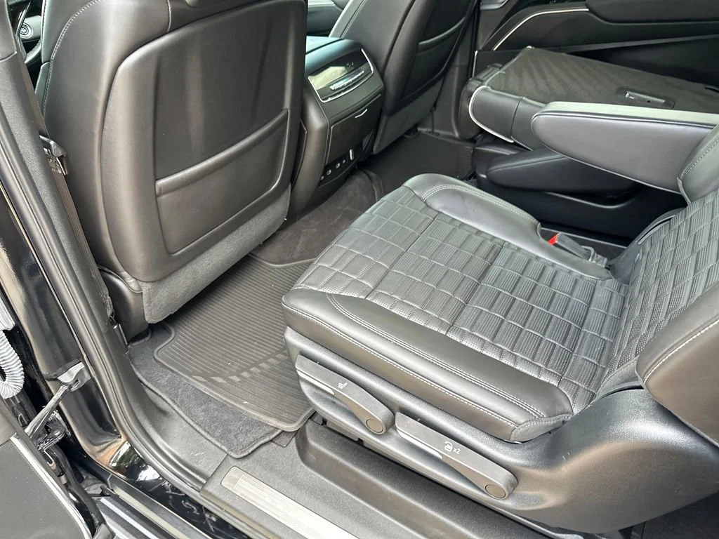 Used 2023 Black Raven Cadillac Sport Platinum image 33