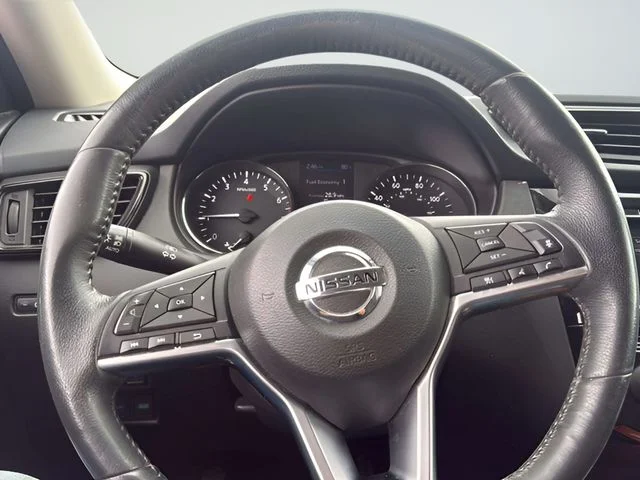 Used 2018 Red Nissan SV image 29
