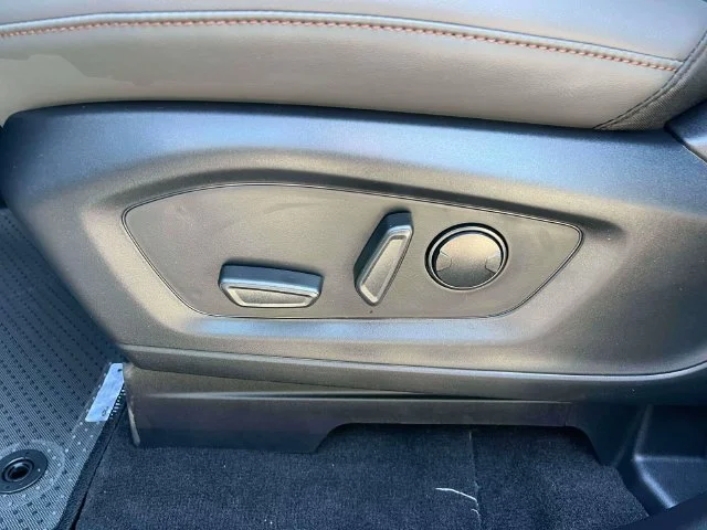 New 2026 Star White Metallic Tri-Coat Ford Active image 25