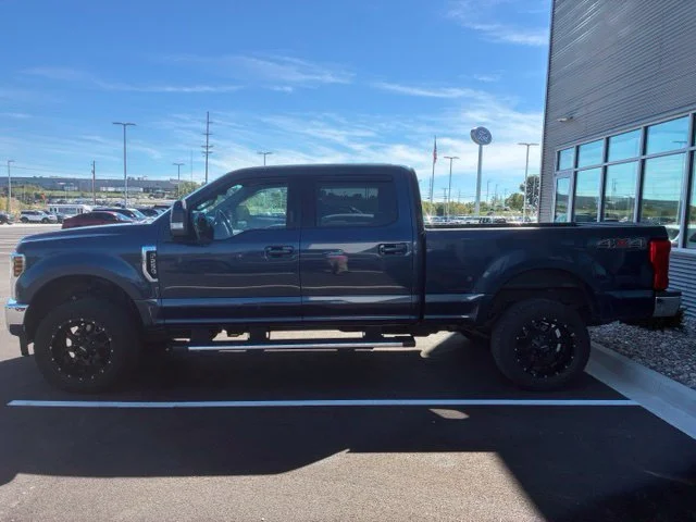 Used 2019  Ford Lariat image 4