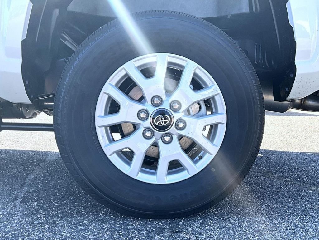 New 2026 Ice Cap Toyota SR5 image 22
