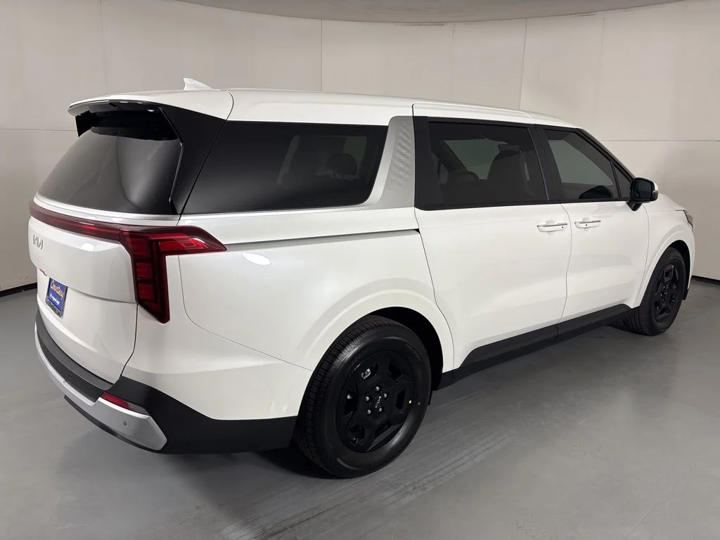 New 2026 White Kia LXS image 8