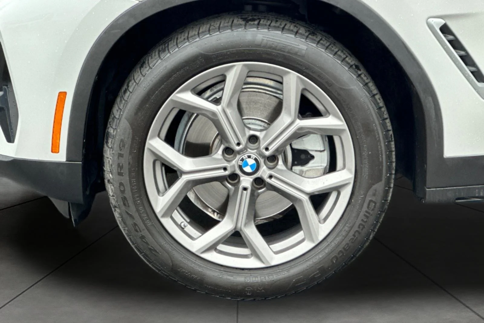 Used 2022 Mineral White Metallic BMW xDrive30i image 26