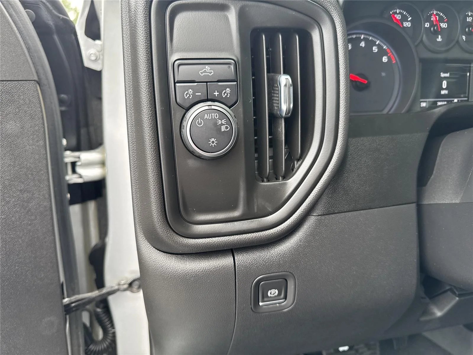 Used 2021 SILVER ICE METALLIC Chevrolet Custom image 19