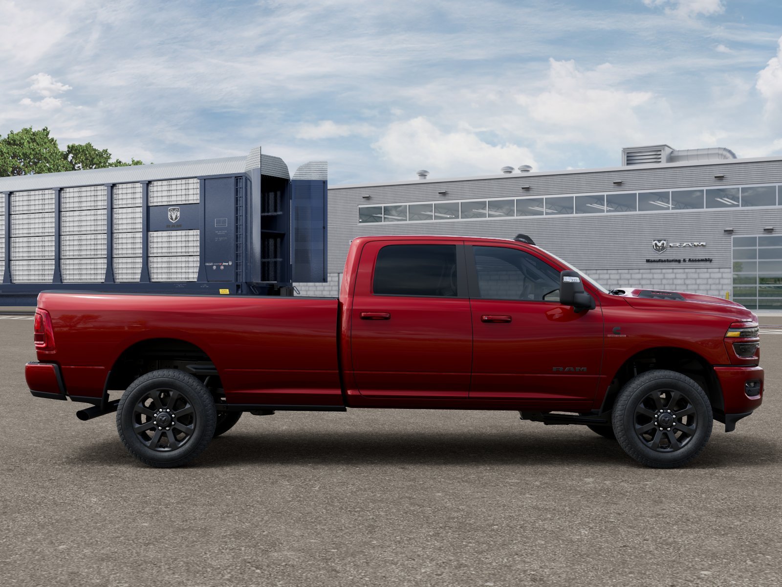 New 2026 Molten Red Pearl-Coat Exterior Paint RAM Laramie image 12