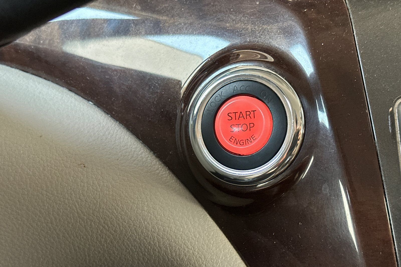 Used 2015 Silver Nissan 3.5 SL image 25