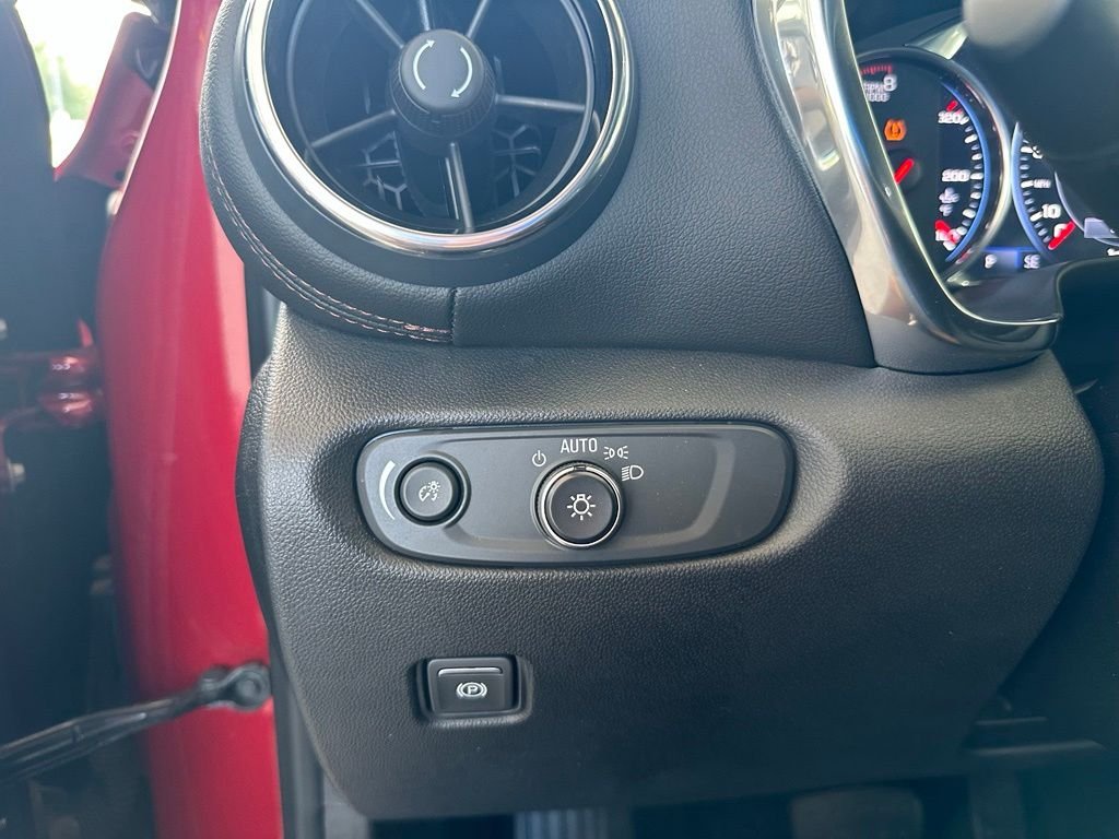 Used 2022 Red Chevrolet Premier image 19