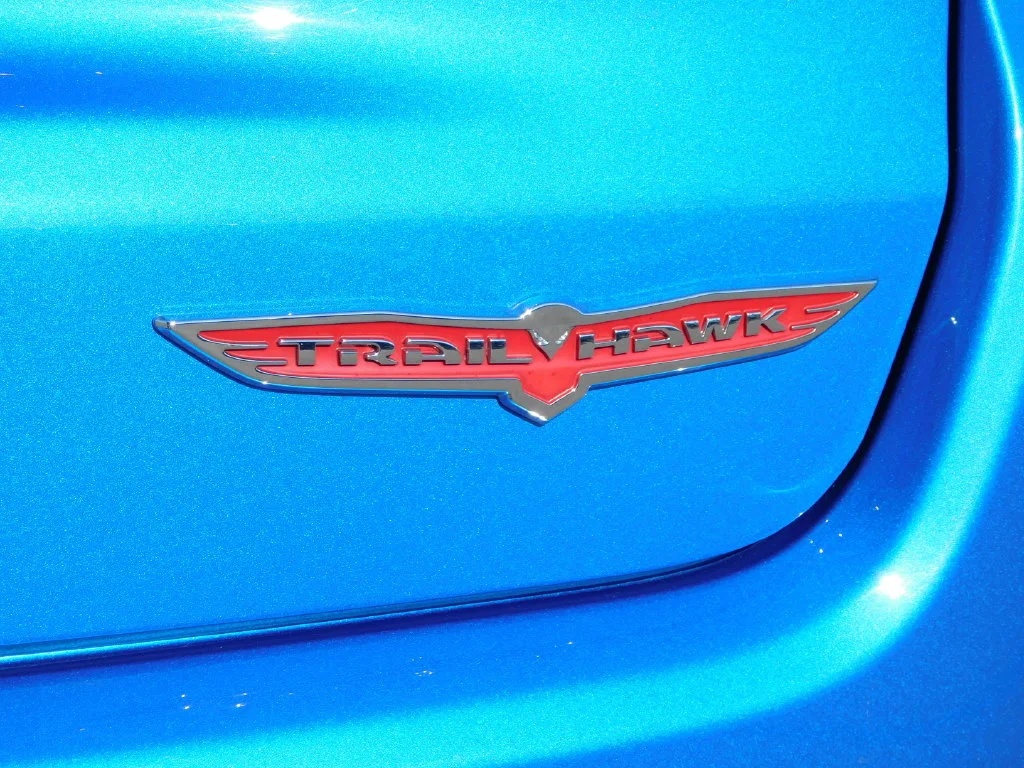 Used 2018 Blue Jeep Trailhawk image 41