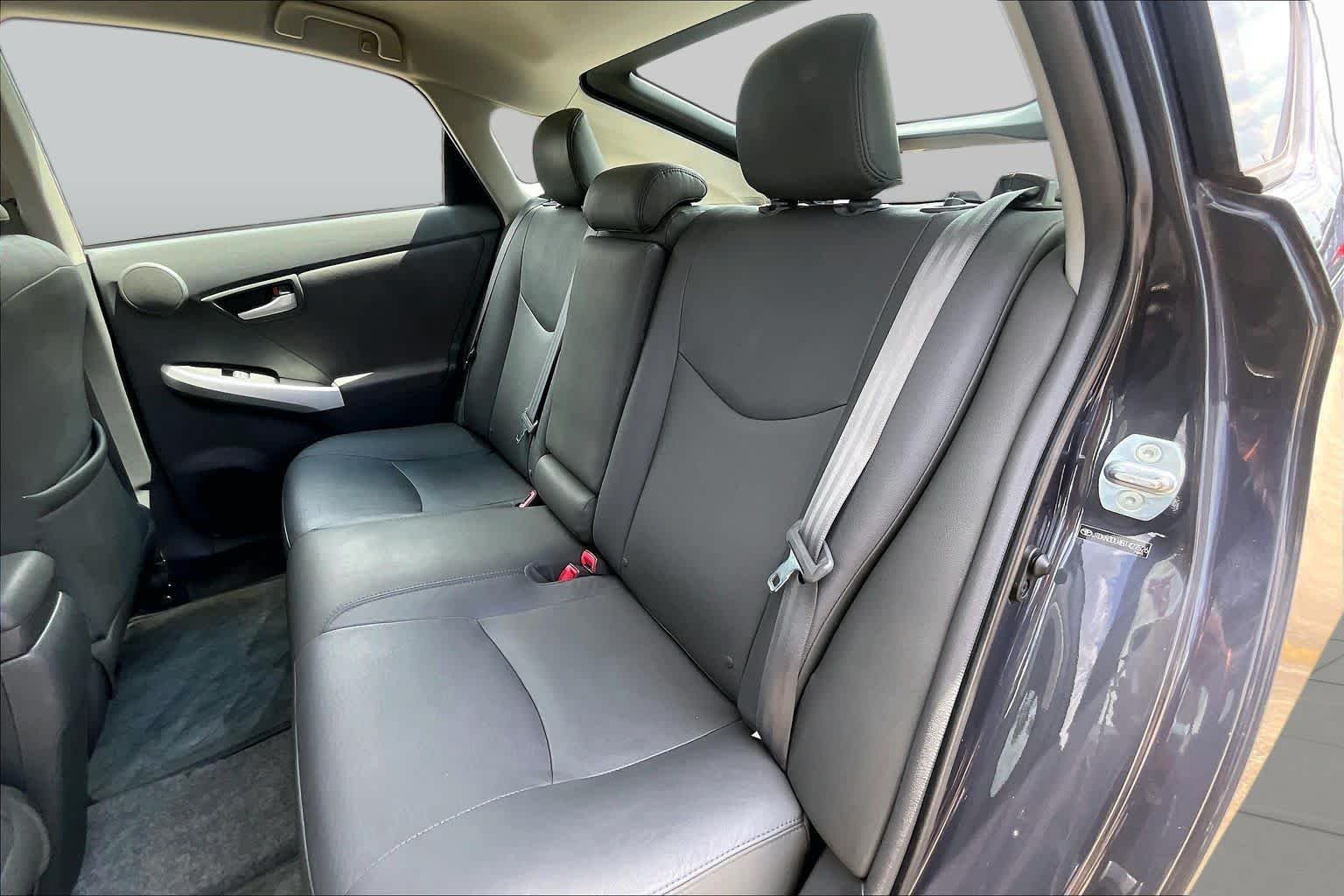 Used 2011 Winter Gray Metallic Toyota III image 19