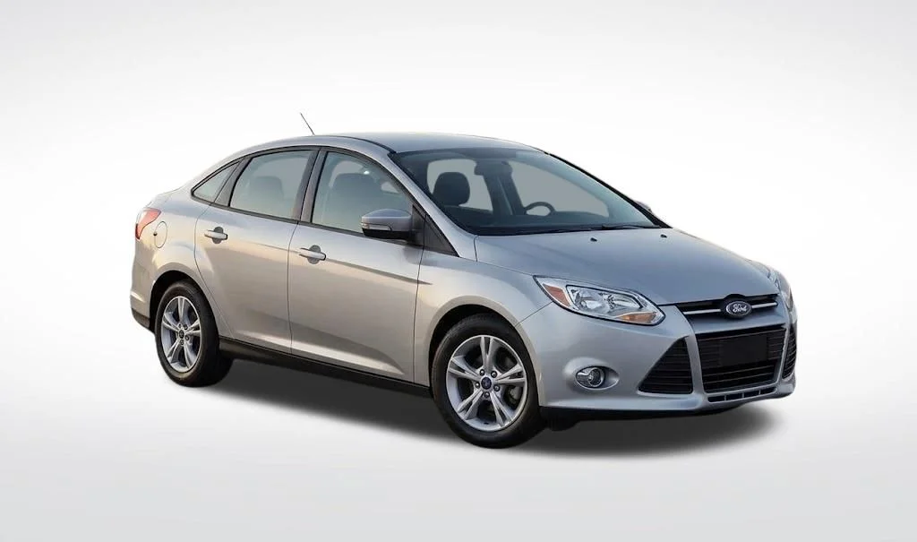 Used 2013 Silver Ford SE image 3