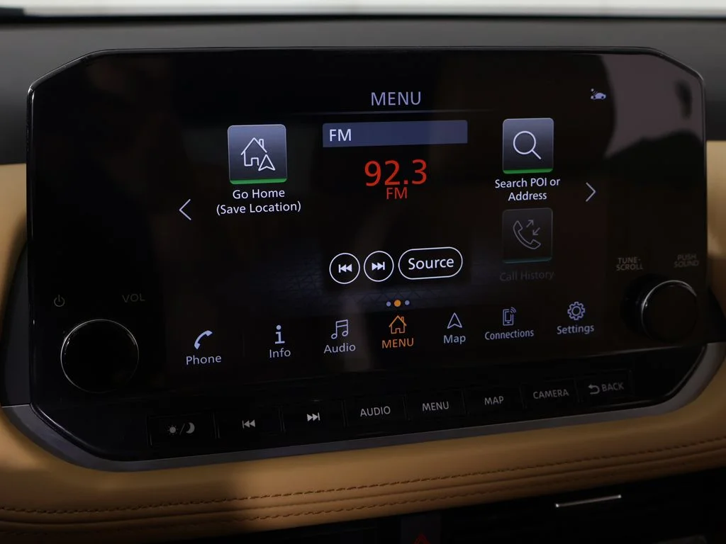Used 2023  Nissan Platinum image 47