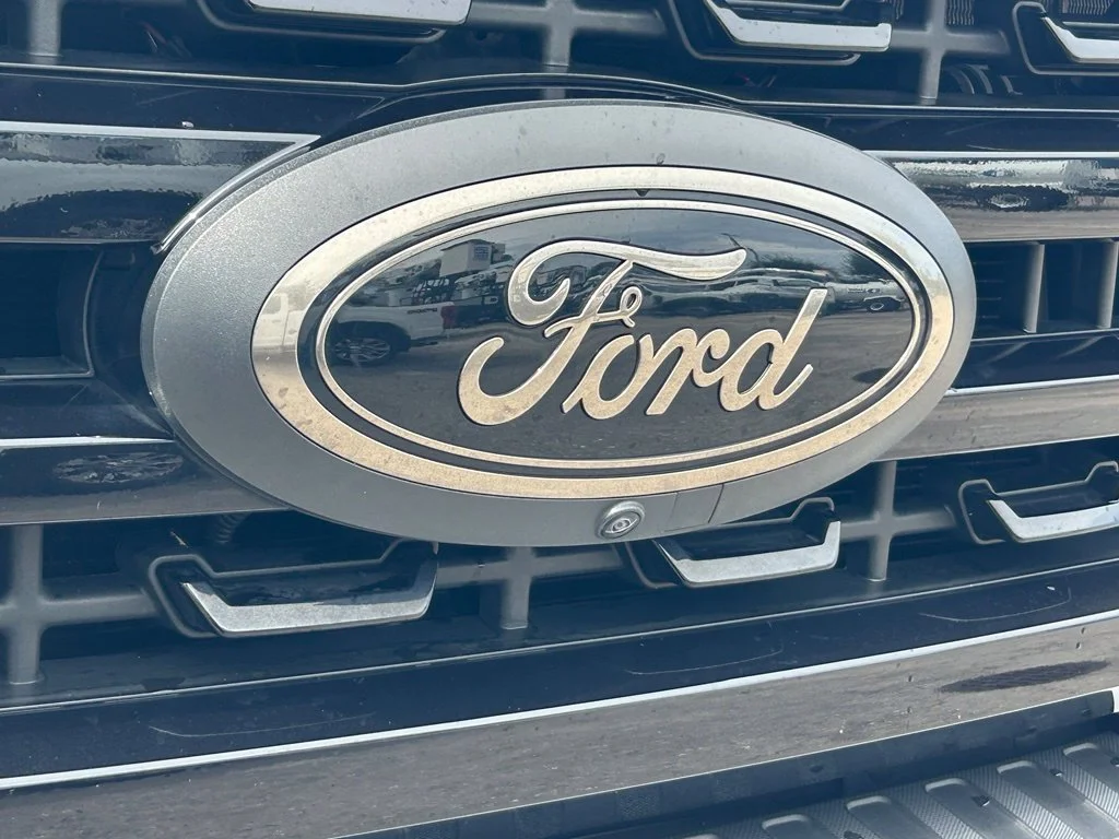 Used 2024 Oxford White Ford LARIAT LIFTED BLACK WIDOW PKG image 23