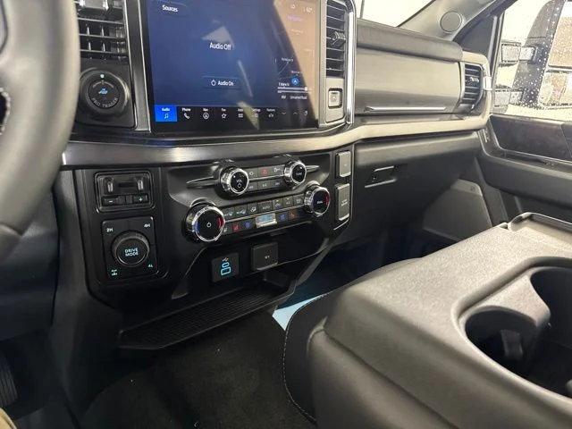 New 2026 Star White Metallic Tri-Coat Ford Lariat image 14