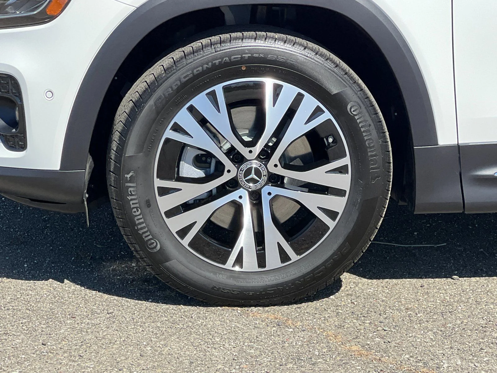 New 2026 White Mercedes-Benz GLB 250 image 11