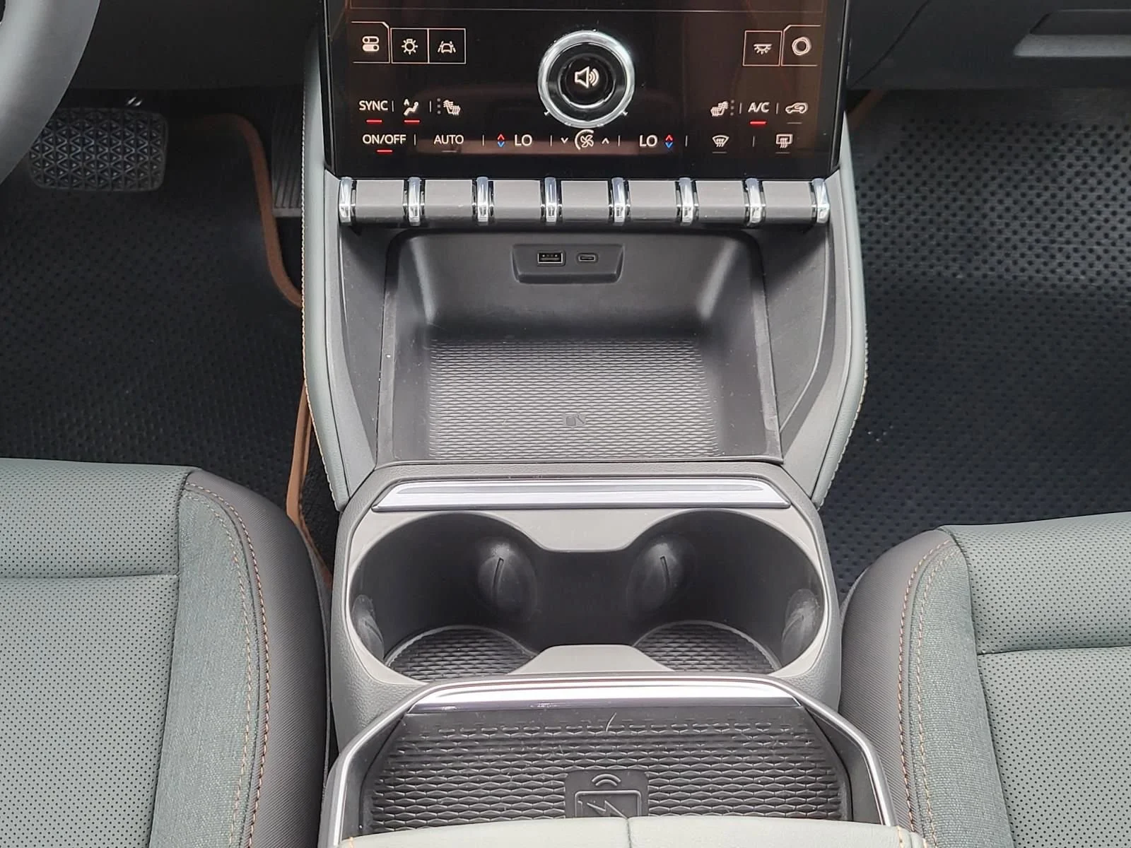 2026 GMC Terrain AT4 - Photo 11