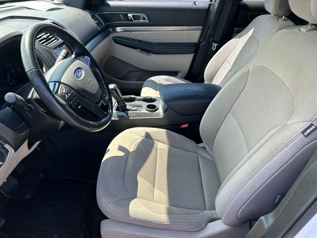 Used 2018 Oxford White Ford XLT image 16