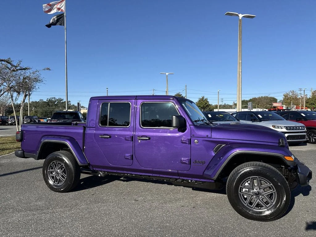 New 2026 Reign Exterior Paint Jeep Sport S image 2
