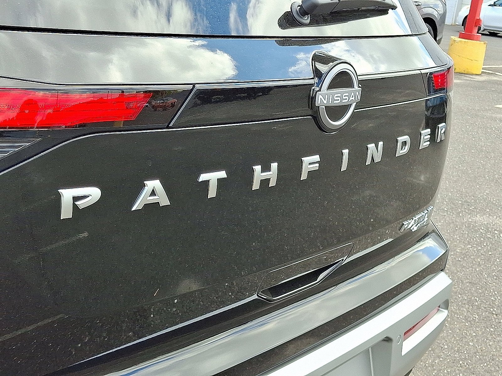 2025 Nissan Pathfinder Platinum - Photo 5