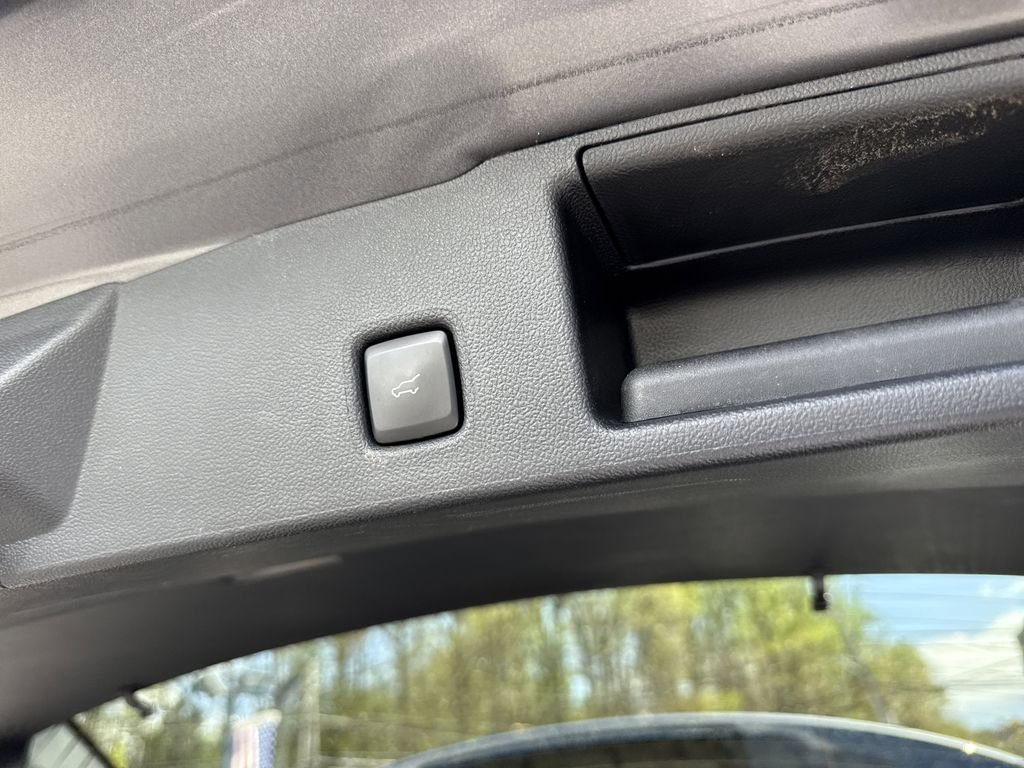 Used 2022 Carbonized Gray Metallic Ford SE image 32