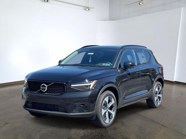 2026 Volvo XC40 B5 Plus