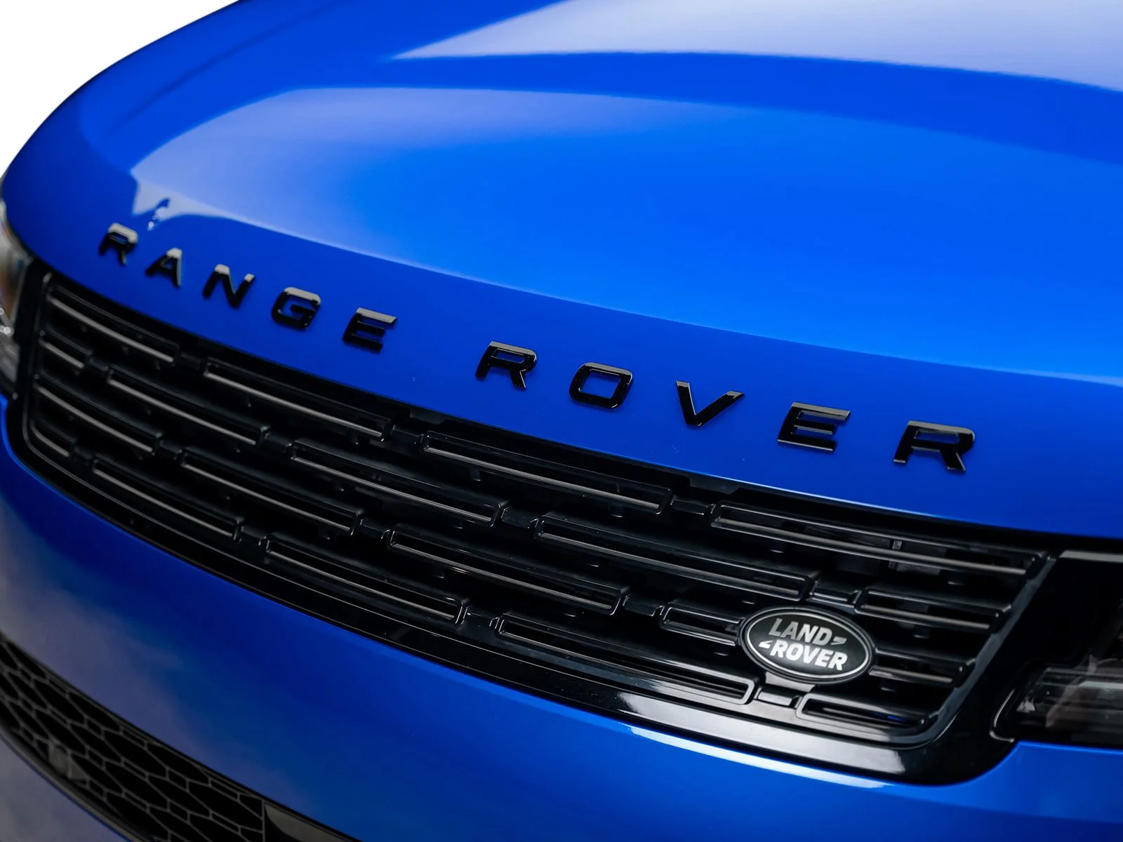 Used 2025 Blue Land Rover Autobiography image 5