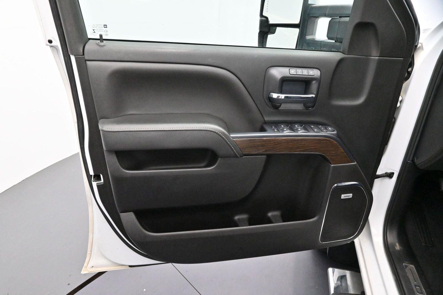 Used 2019 Summit White GMC Denali image 9