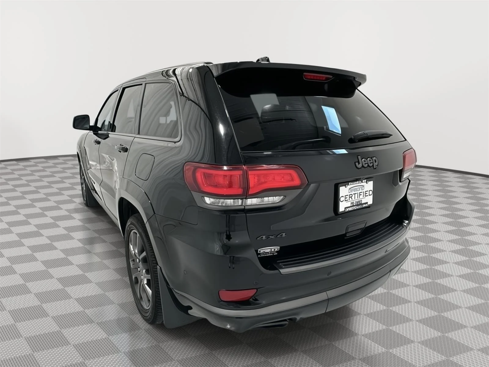 Used 2021 Diamond Black Crystal Pearl Jeep Overland image 3