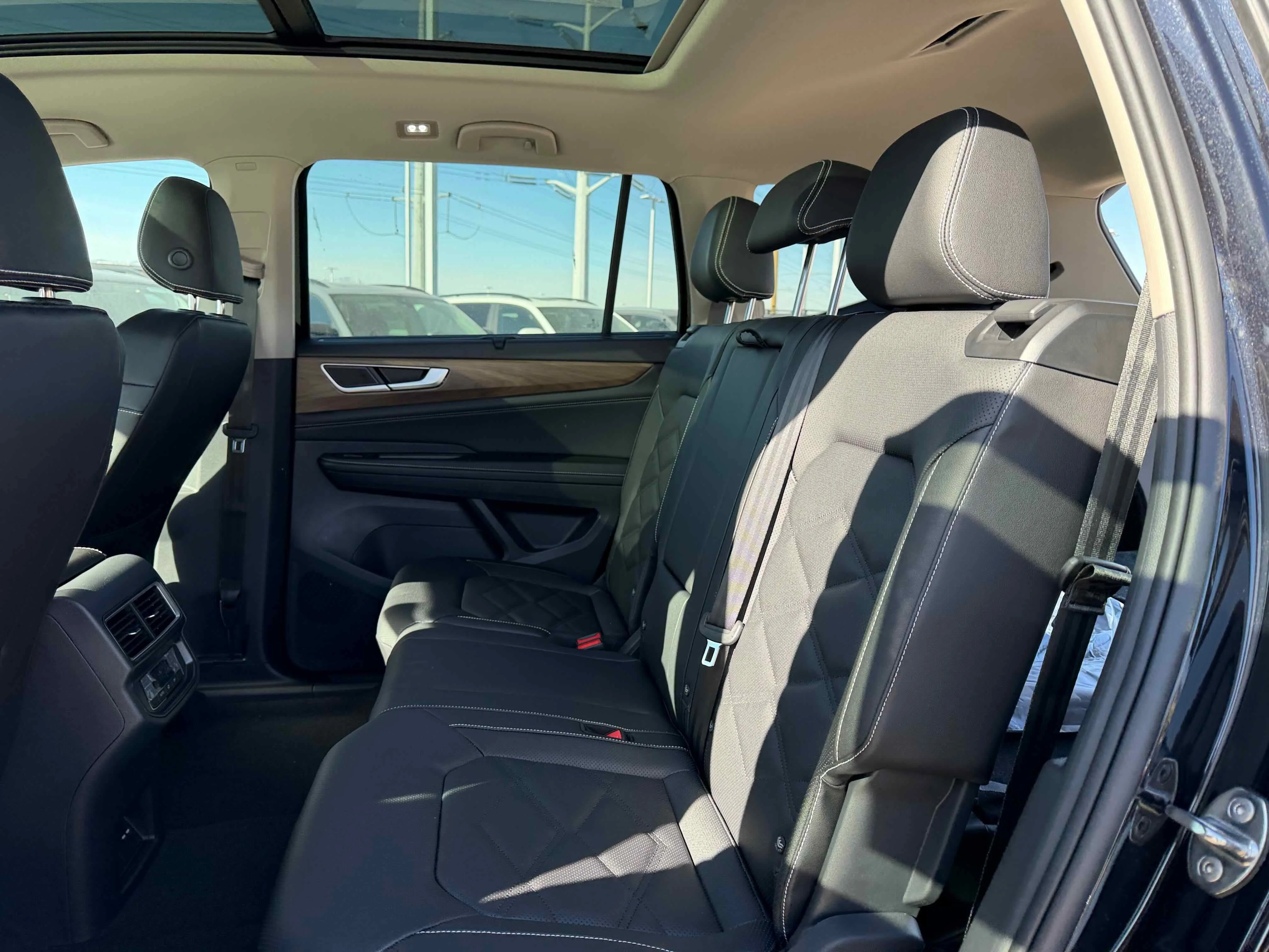 New 2026 Deep Black Volkswagen 2.0T SE w/Technology image 26