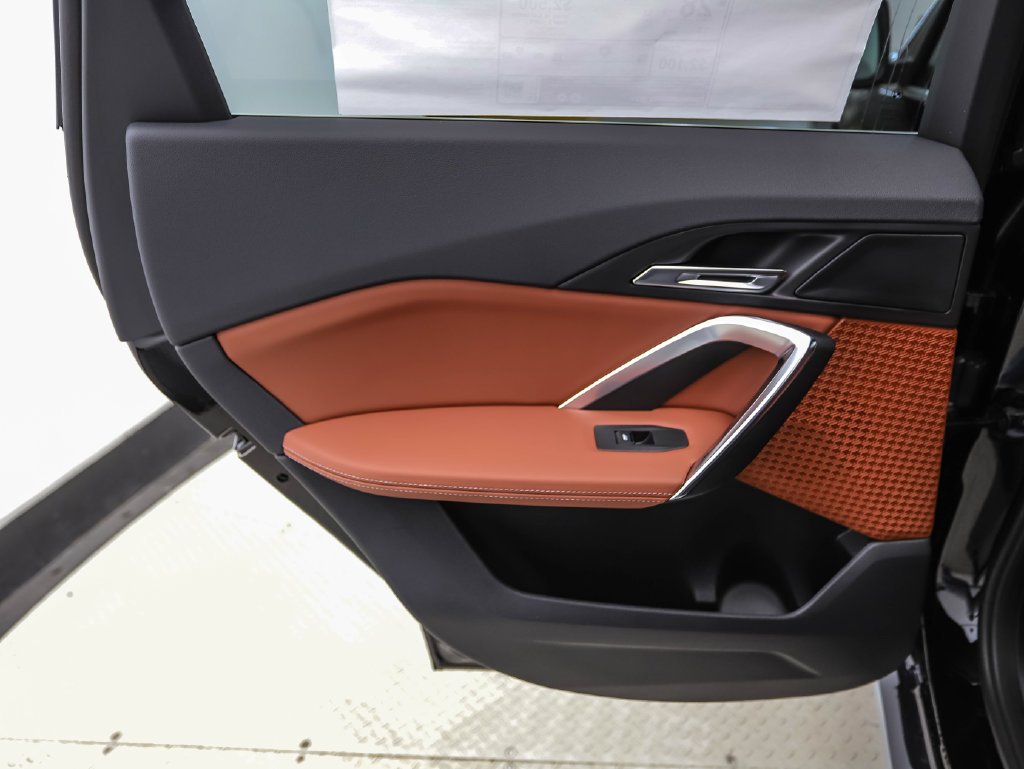New 2027 Jet Black BMW xDrive28i image 20
