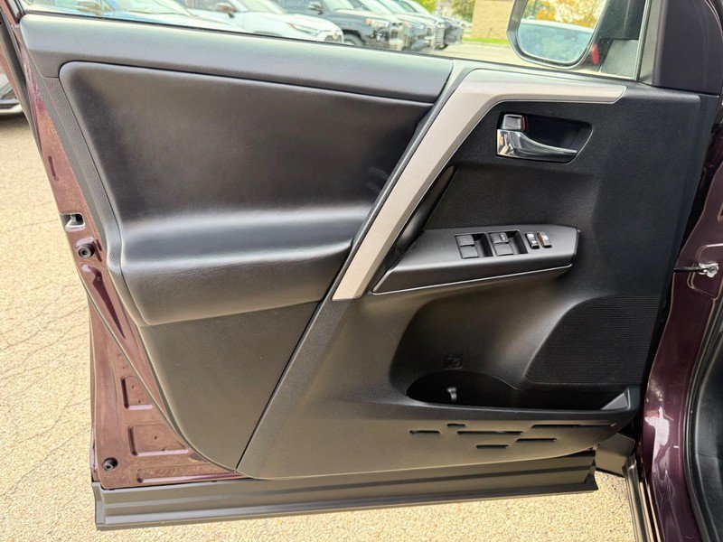 Used 2018 Black Currant Toyota XLE image 19