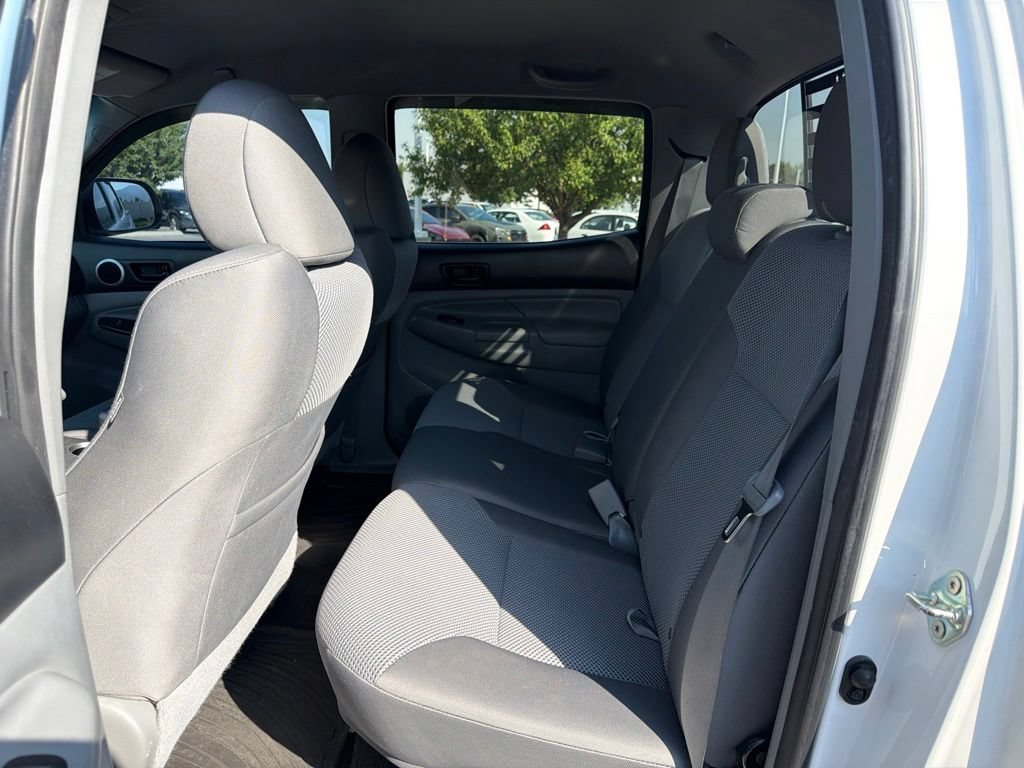 Used 2014 Super White Toyota Base image 18