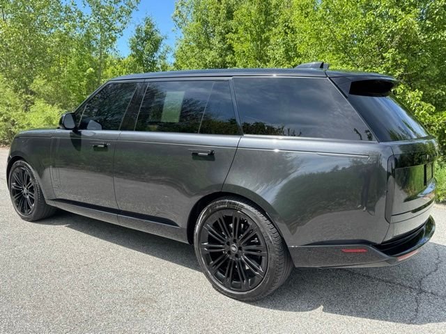 Used 2024 Carpathian Gray Premium Metallic Land Rover Autobiography image 7