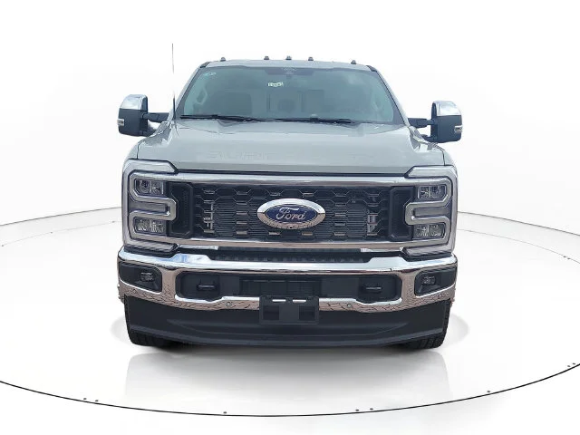 New 2026 Avalanche Ford Lariat image 2