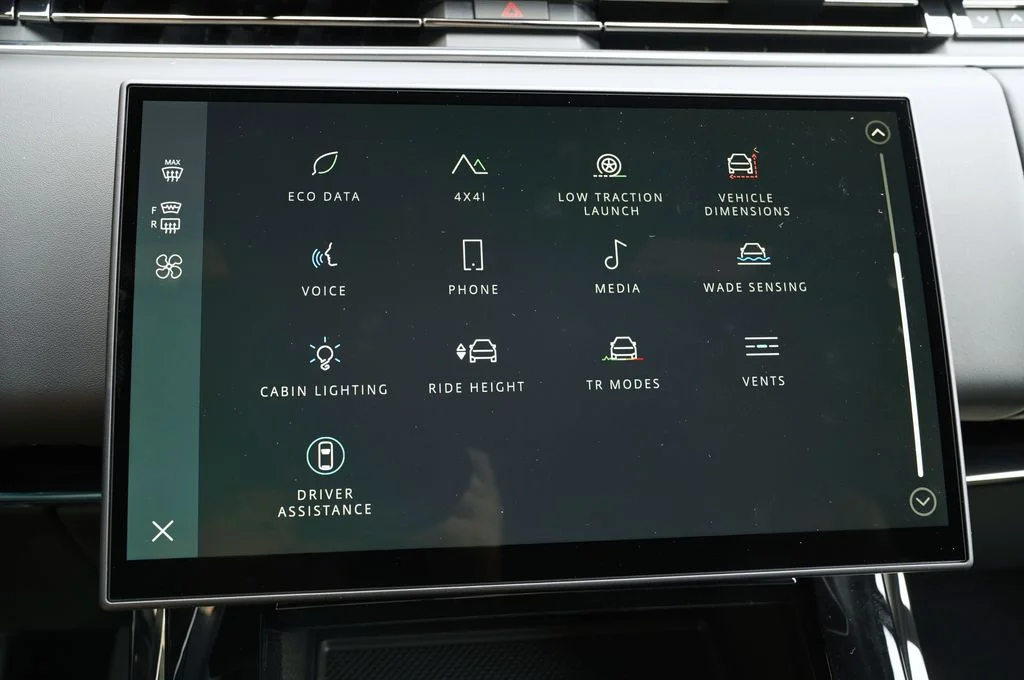 New 2026 Fuji White Land Rover SE image 21
