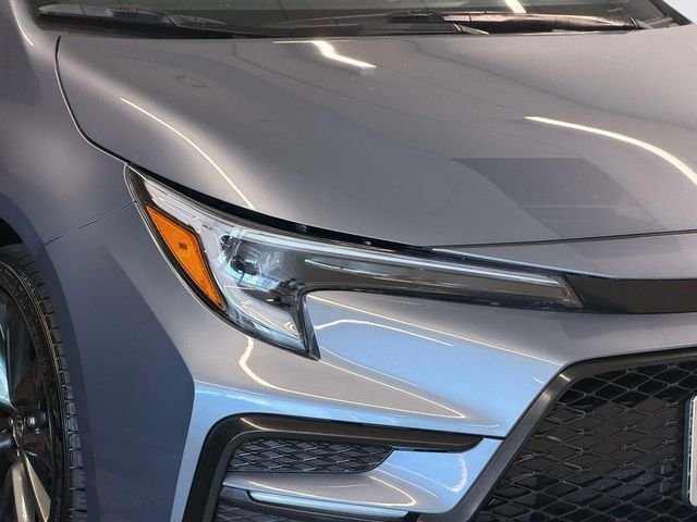Used 2025  Toyota SE image 9