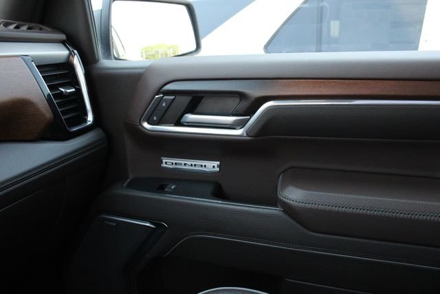 Used 2024 White GMC Denali image 21