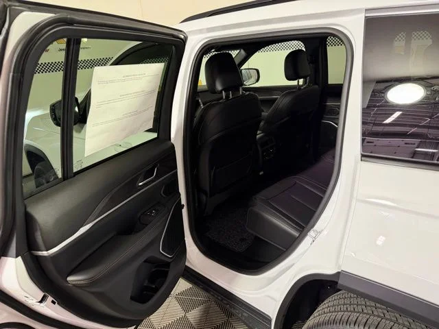 New 2026 Bright White Clear-Coat Exterior Paint Jeep 85th Anniversary Edition image 17