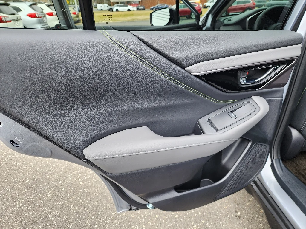 2025 Subaru Outback Onyx Edition - Photo 34