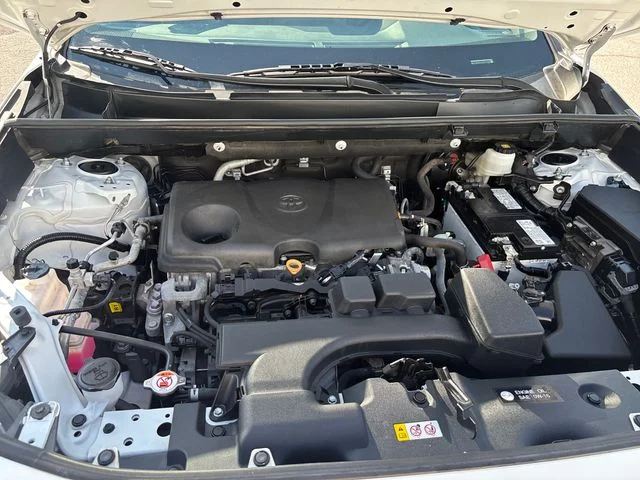 Used 2025 White Toyota LE image 20