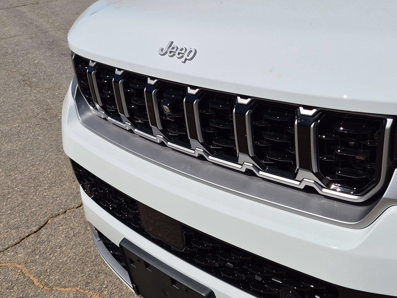 Used 2026 Bright White Clearcoat Jeep Summit image 12