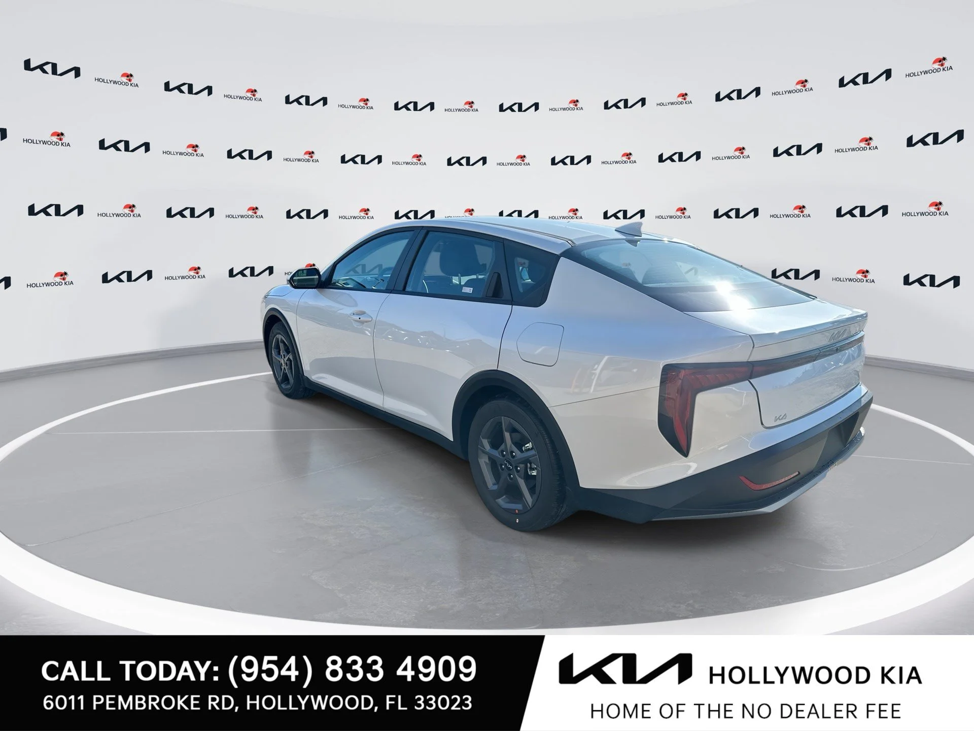 New 2026 Snow White Pearl Kia LXS image 6