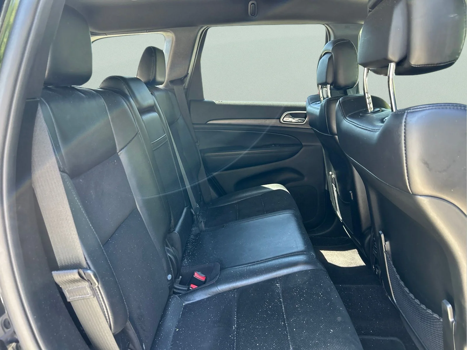 Used 2018 Diamond Black Jeep Altitude image 11
