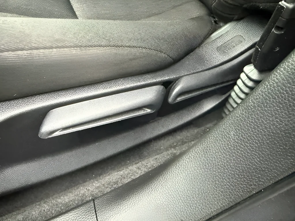 2023 Honda Accord LX - Photo 11