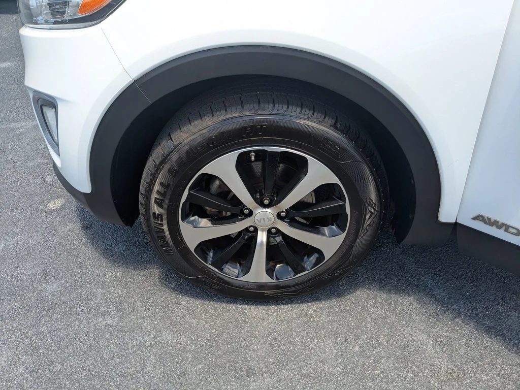 Used 2017 Snow White Pearl Kia EX image 10