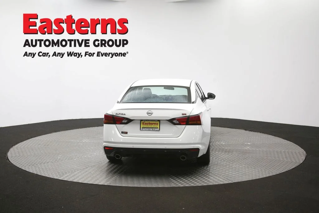 Used 2024 White Nissan 2.5 SR image 37
